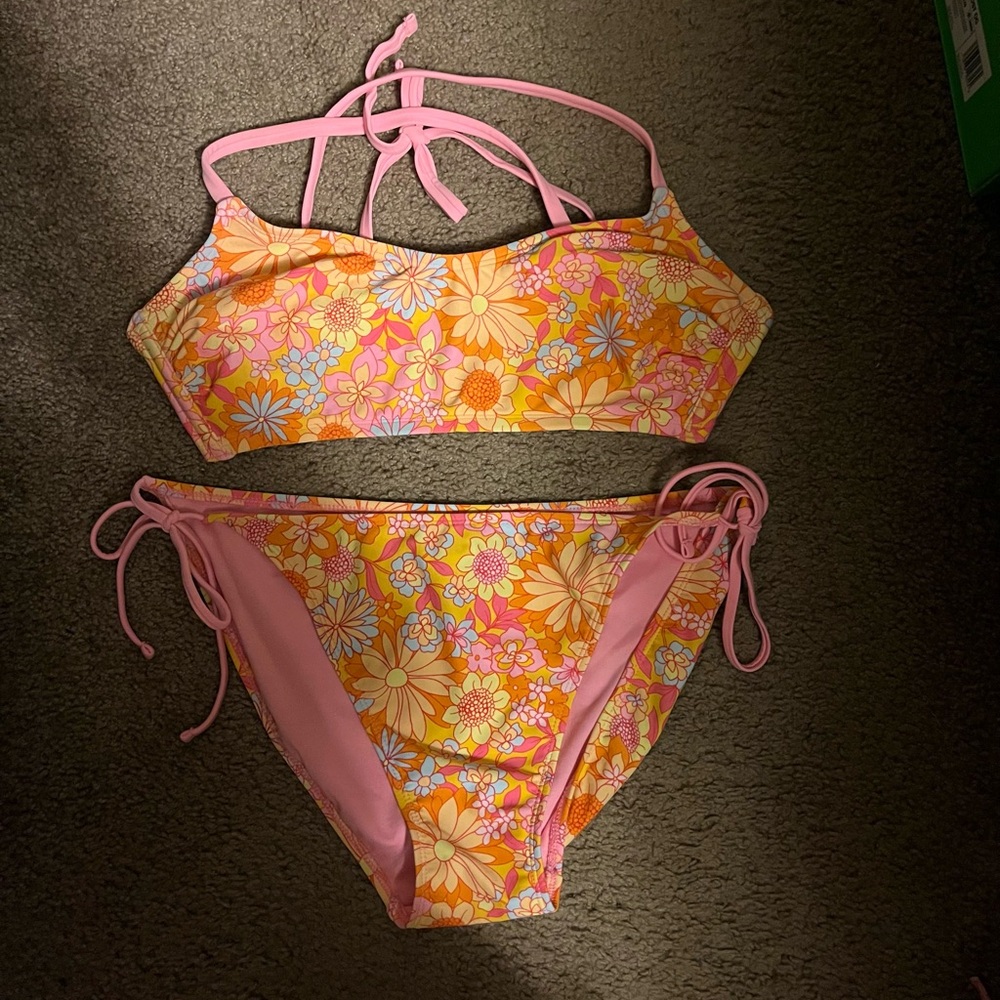 Women’s swimwear